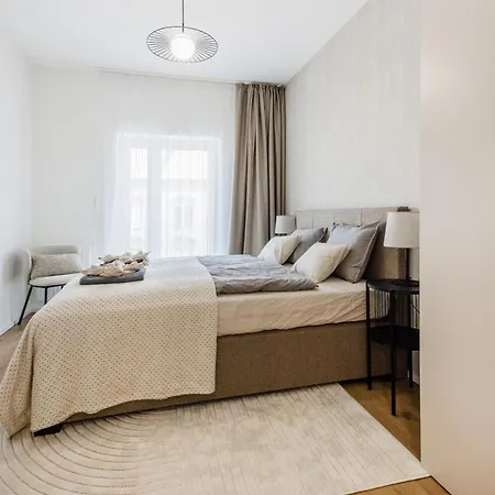 Elegant Premium With Parking *