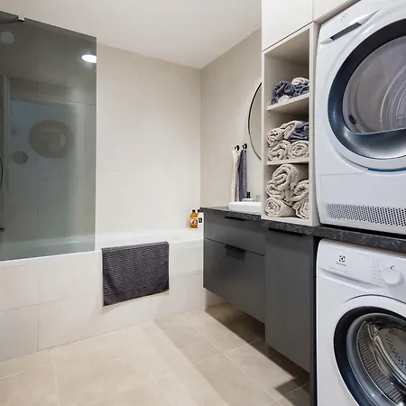 Elegant Premium With Parking