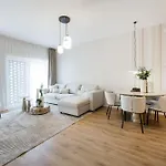 Elegant Premium With Parking